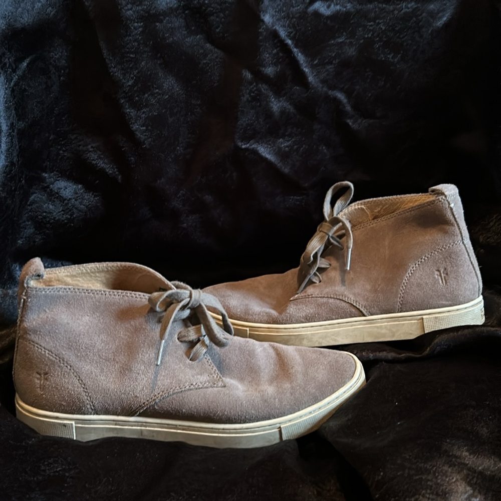 Frye suede  grey lace up Gemma Chukka boots size 9.5M